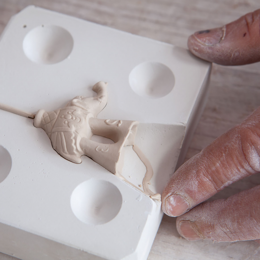 ANIMAL PENDANT ELEPHANT WHITE