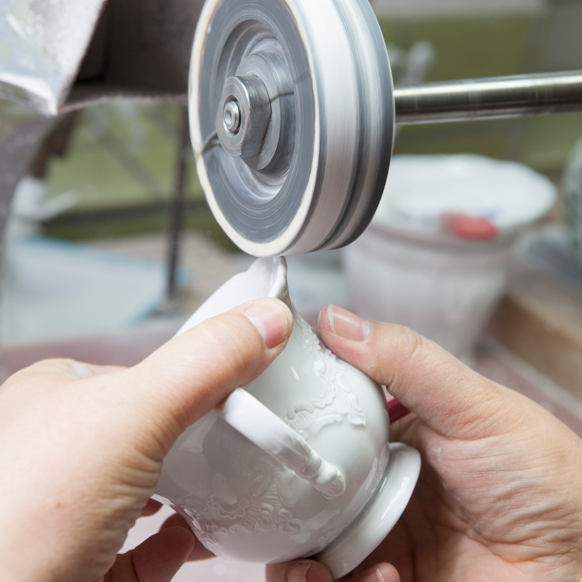 B-FORM 비폼 플라워 플래티넘 커피 컵 앤 소서