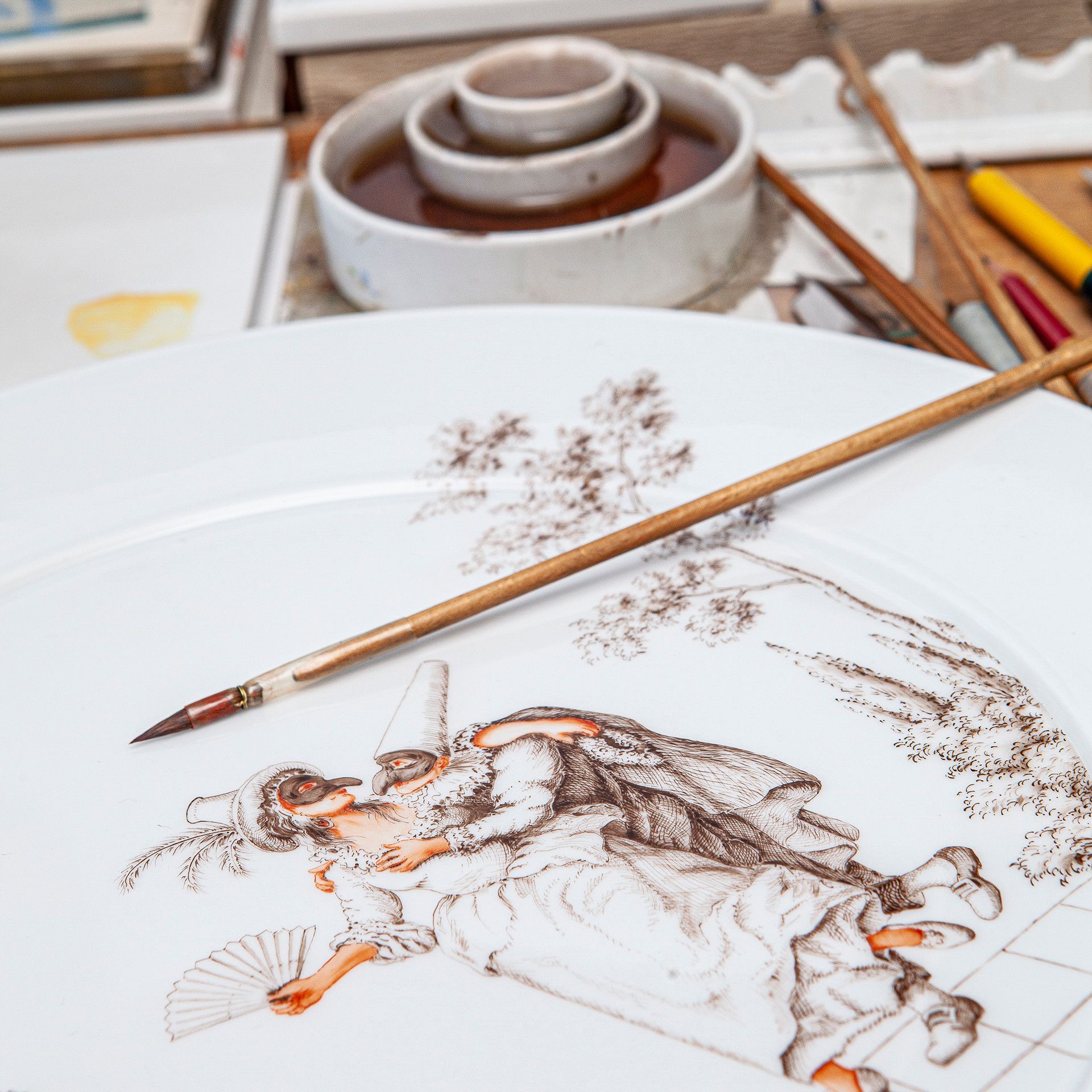 LIMITED EDITION 2021 WALL PLATE, SCENE OF COMMEDIA DELL' ARTE