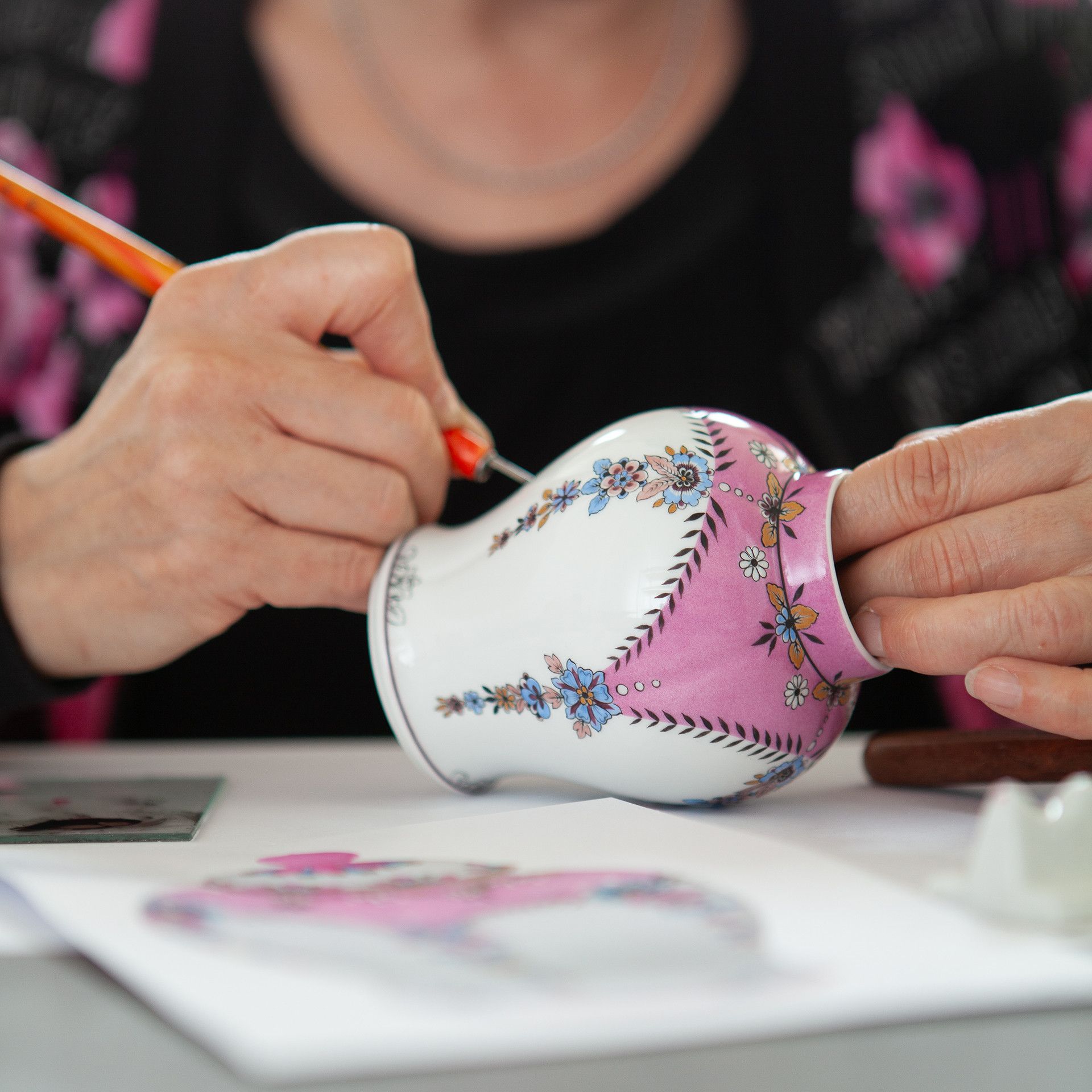 LIMITED EDITION 2021 VASE, FLOWER TENDRIL