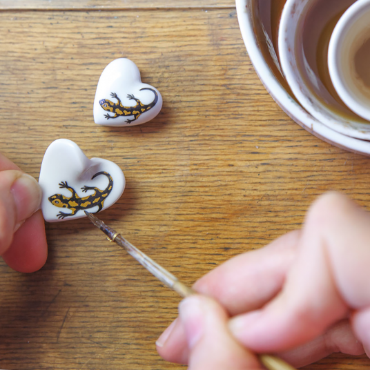 HEARTS CURVED HEART SALAMANDER