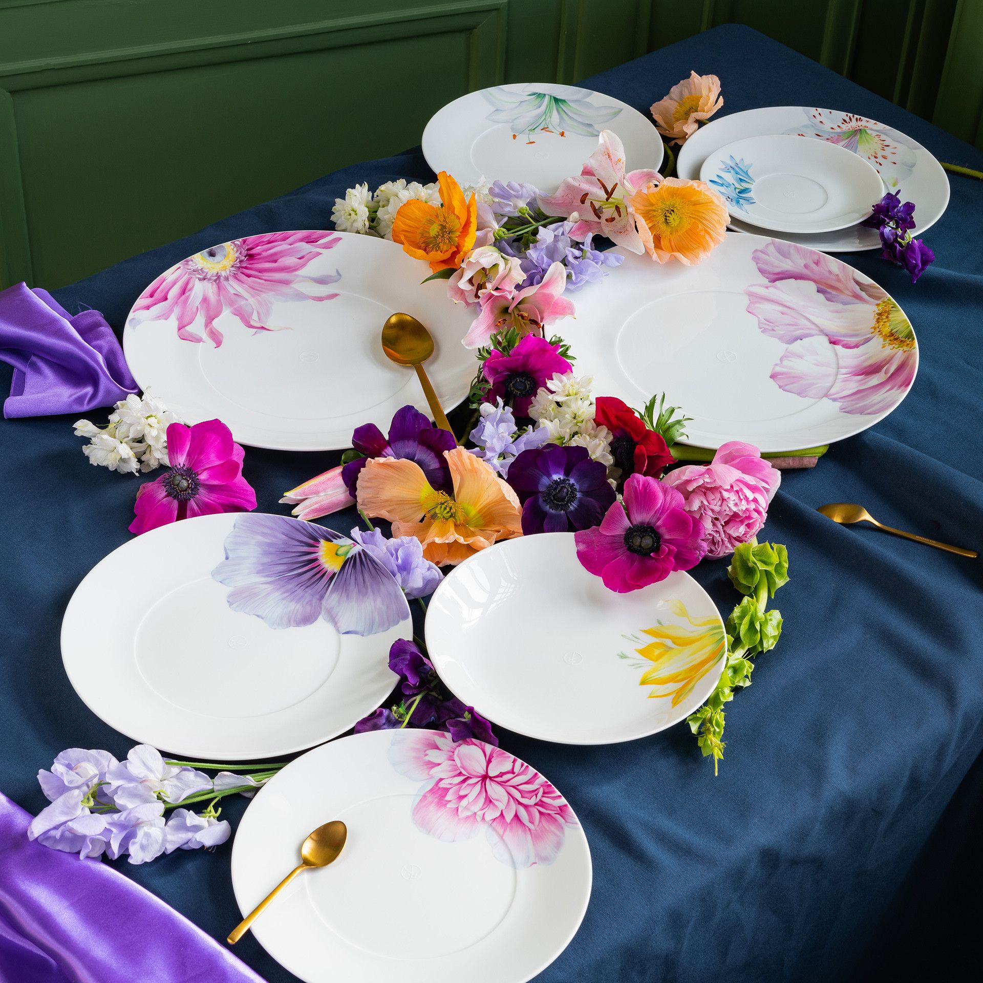 MEISSEN® COSMOPOLITAN GIANT BLOOM STARTER- AND DESSERT PLATE, LILY