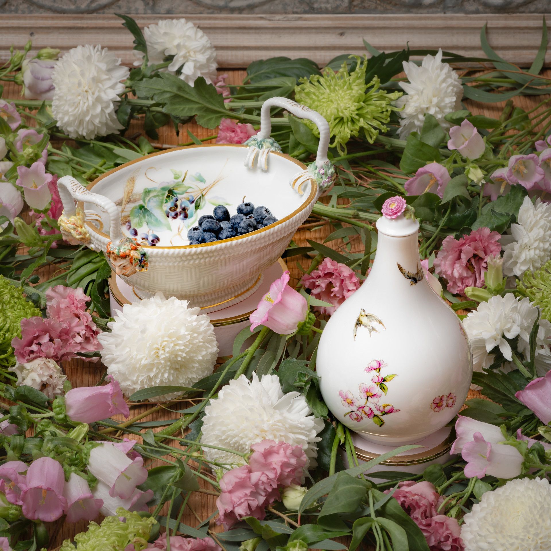 LIMITED EDITION 2021 SMALL BOTTLE, FLOWERS OF APRICOT AND SWALLOWS