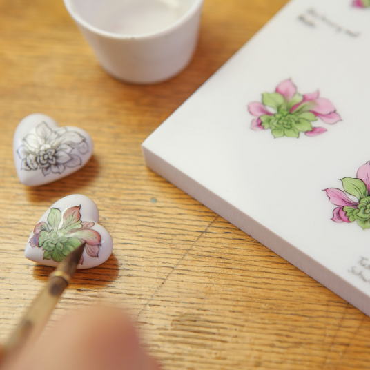 HEARTS CURVED HEART SUKKULENT