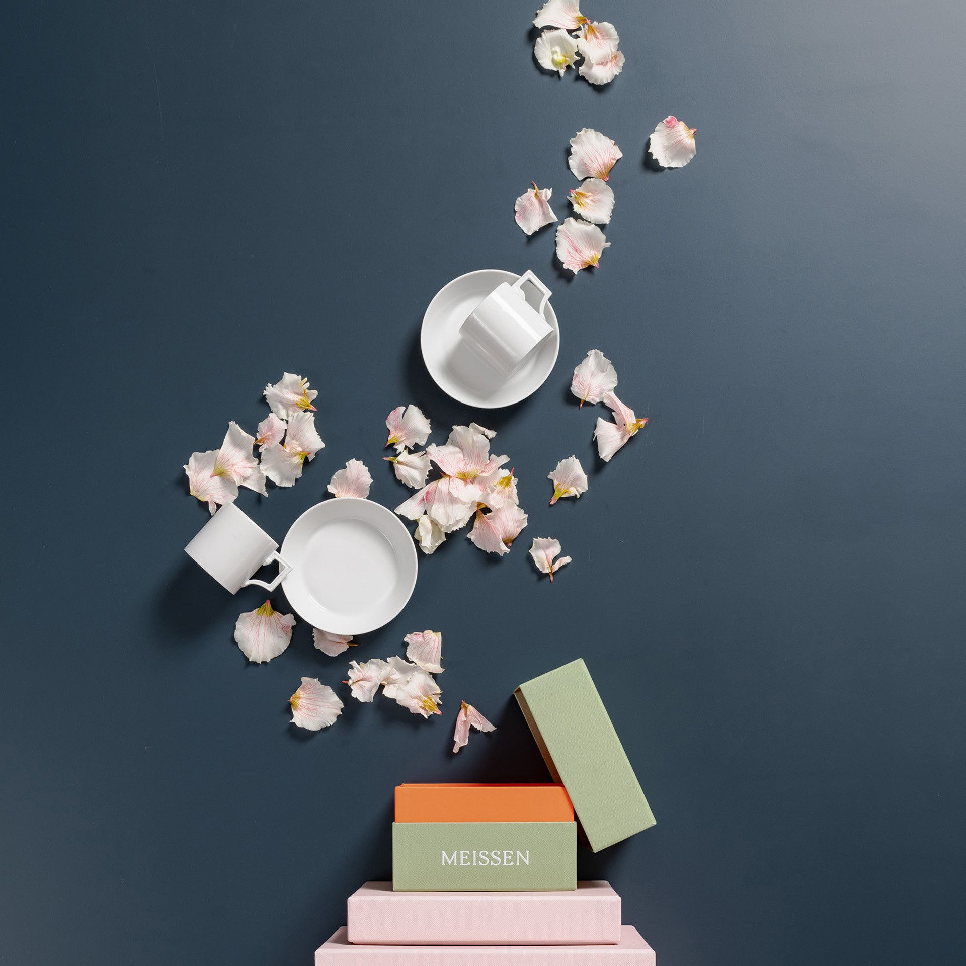 THE MEISSEN ESPRESSO COLLECTION ESPRESSO CUP SWORDS GOLD