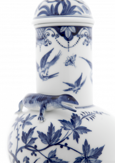 LIMITED EDITION 2018 LIZARD VASE BLUE CRANE