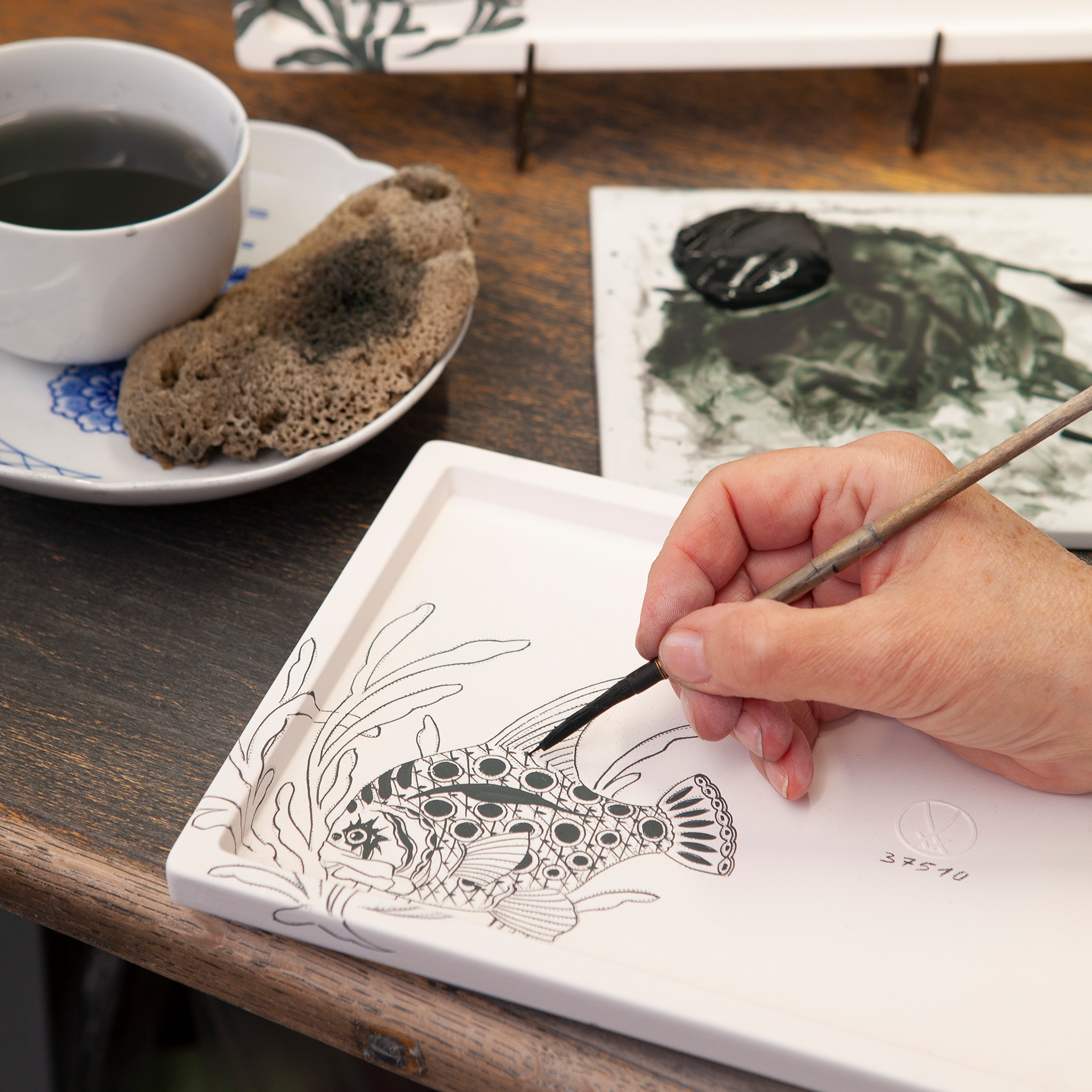 MEISSEN® COSMOPOLITAN BLUE TREASURES SUSHI PLATE FISH