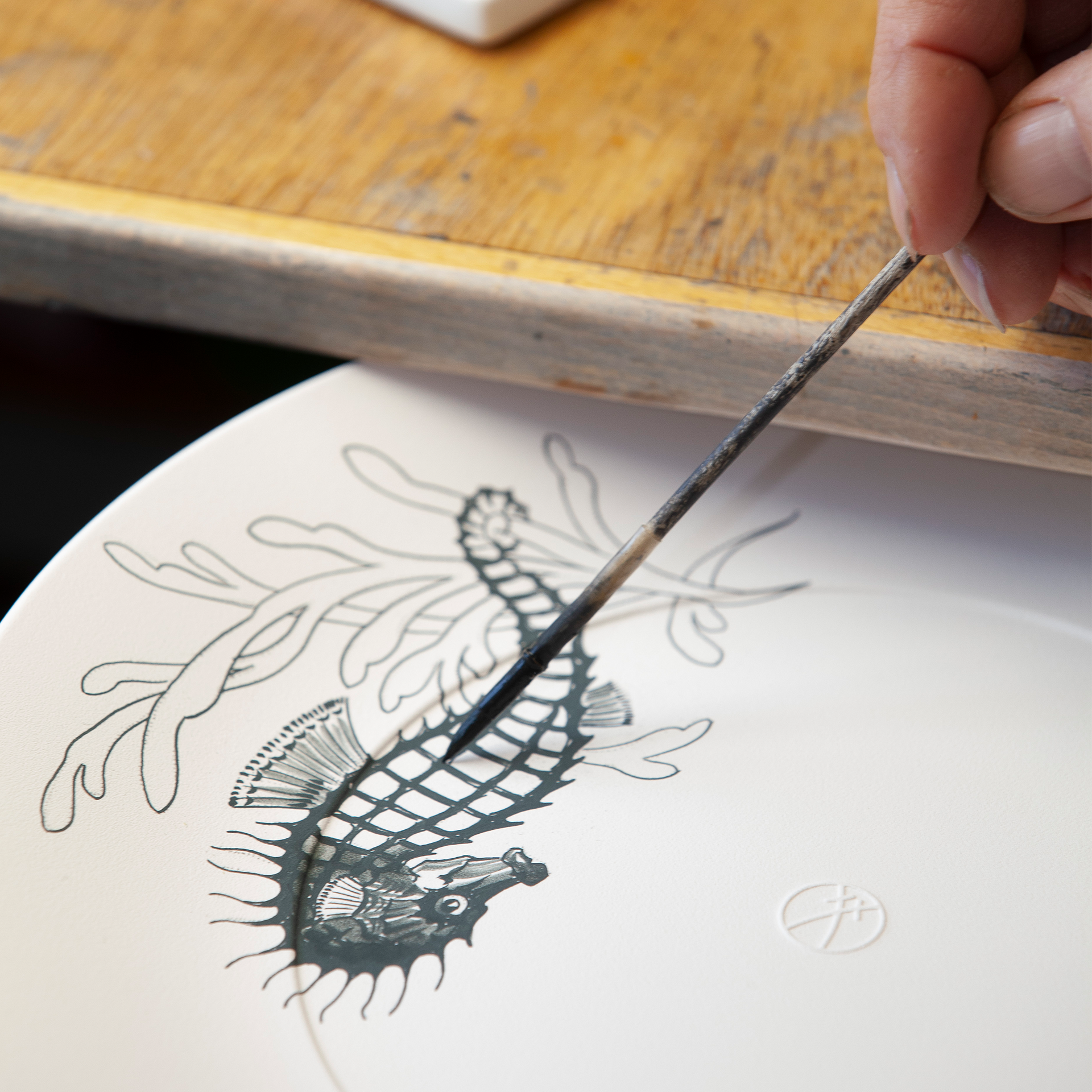 MEISSEN® COSMOPOLITAN BLUE TREASURES DINNER PLATE SEA HORSE