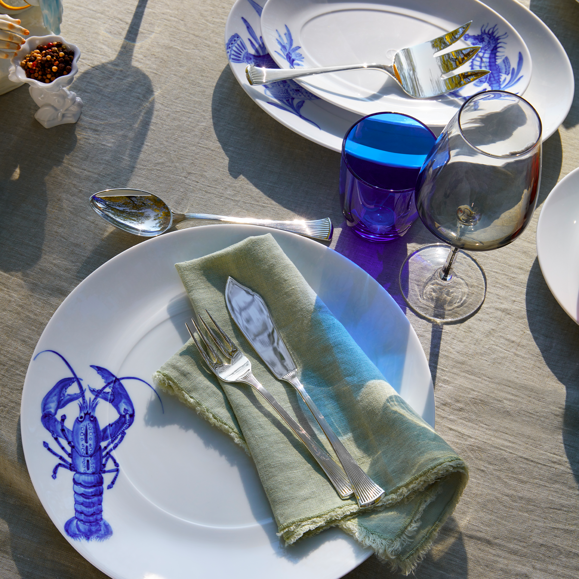 MEISSEN® COSMOPOLITAN BLUE TREASURES DINNER PLATE LOBSTER