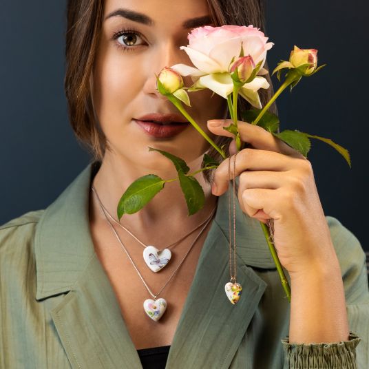 HEARTS CURVED HEART HORSE