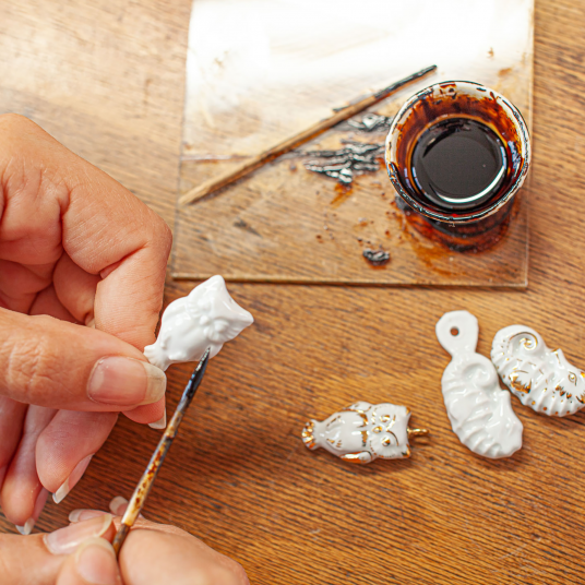 ANIMAL PENDANT OWL MID RELIEF GOLD
